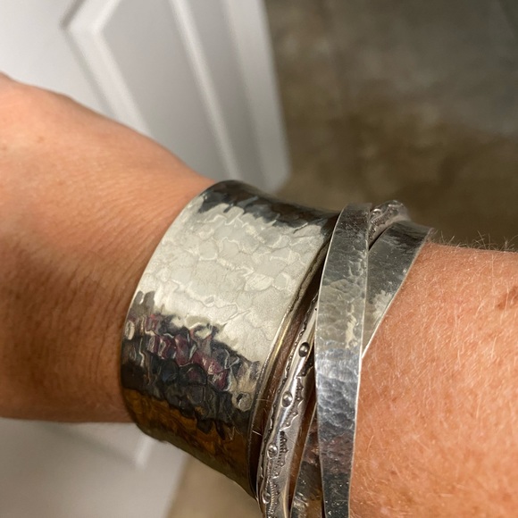 Jewelry - Beautiful Hammered Cuff
